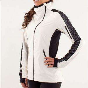 Lululemon Run: Draft Dodger Polar Cream Jacket 10
